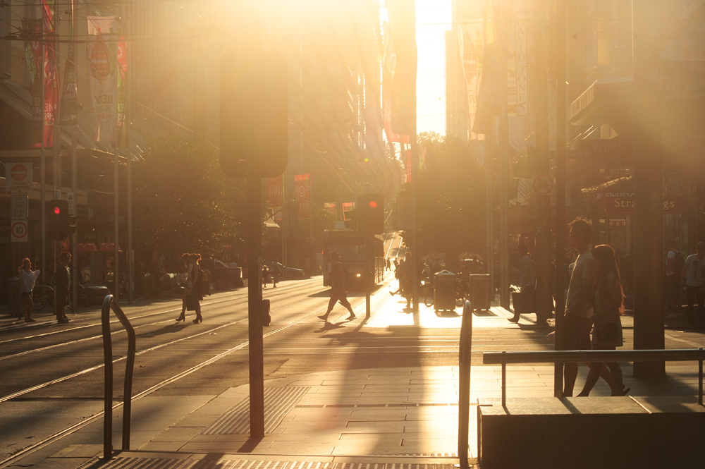 melbs-walkers-sun-glare