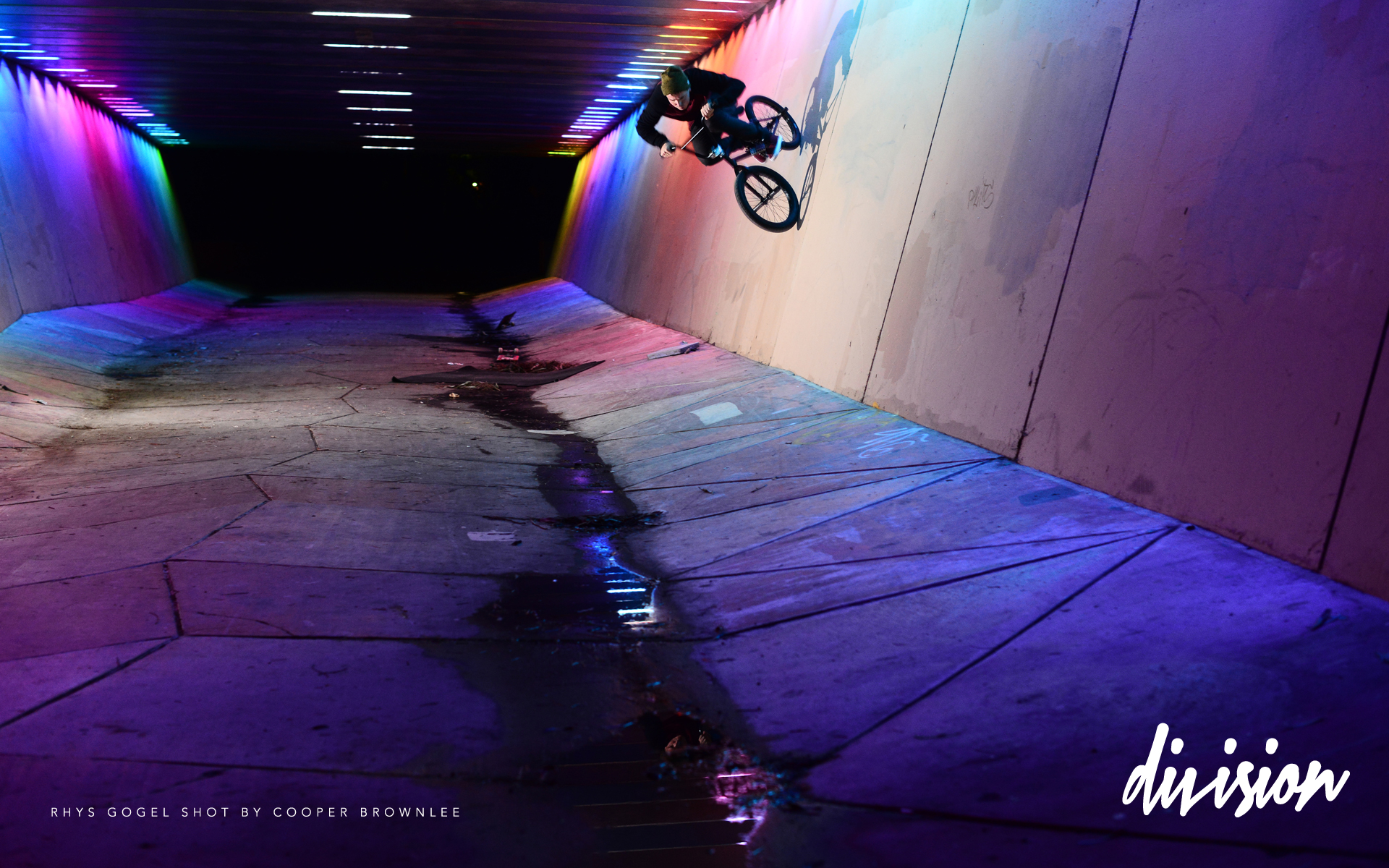 desktop-rhys-wallride