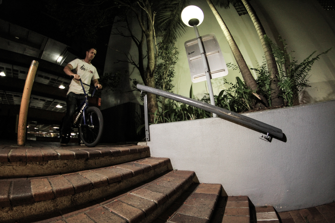 anton-look-night-ledge-rail_LR
