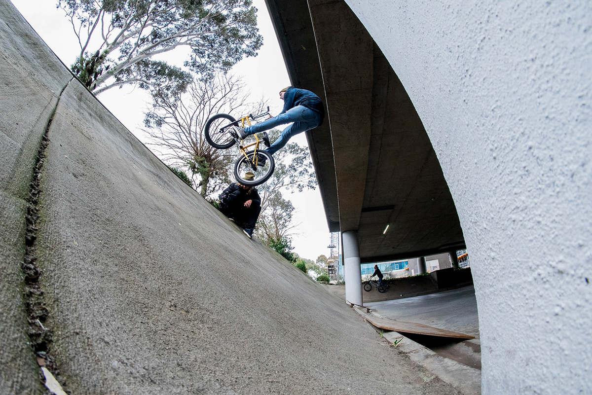 rhys-bars-bank--_LR